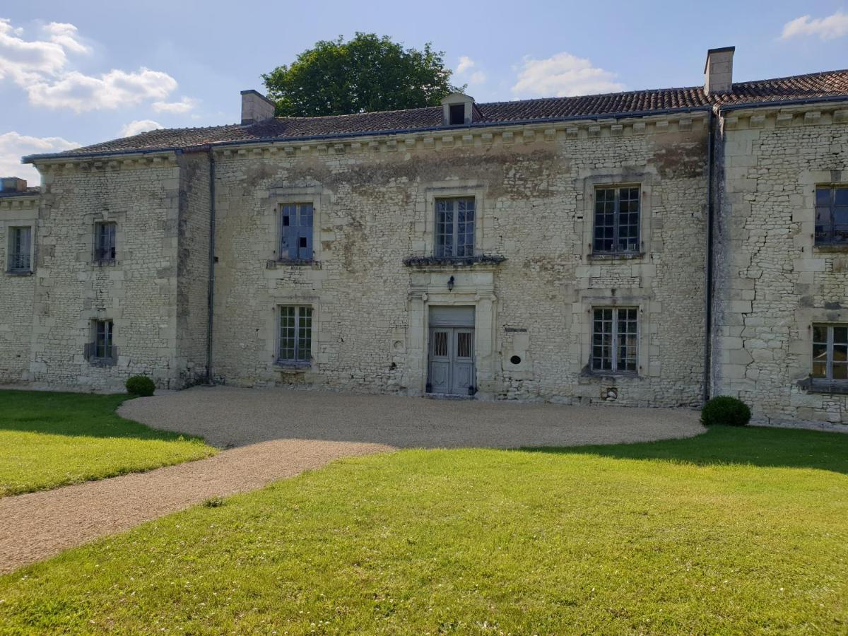 Domaine De Bourgville Monts-sur-Guesnes Dış mekan fotoğraf