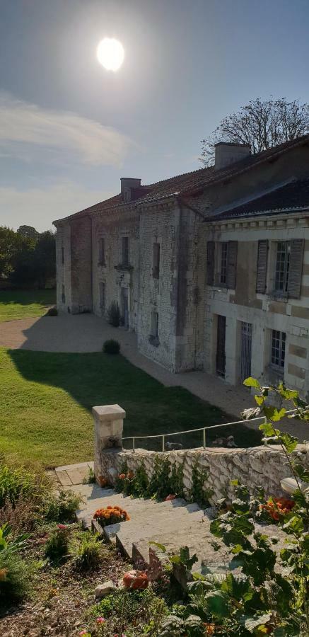 Domaine De Bourgville Monts-sur-Guesnes Dış mekan fotoğraf