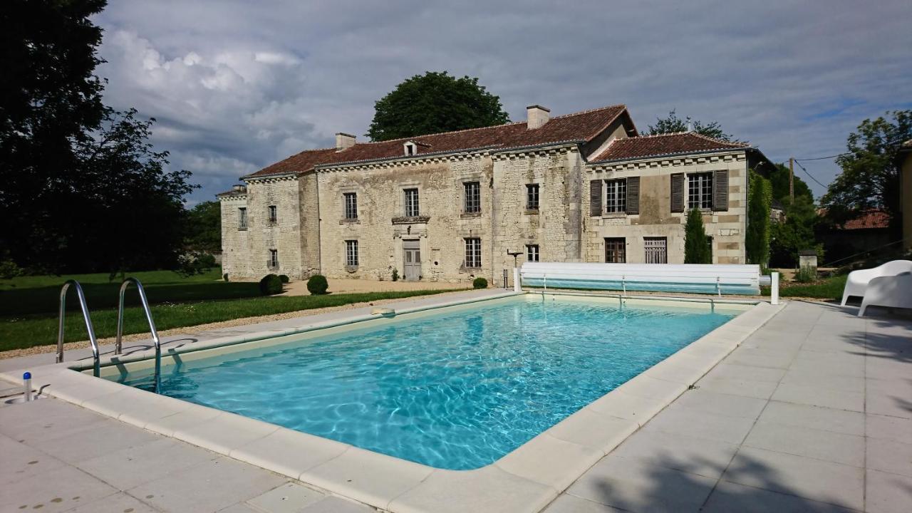 Domaine De Bourgville Monts-sur-Guesnes Dış mekan fotoğraf